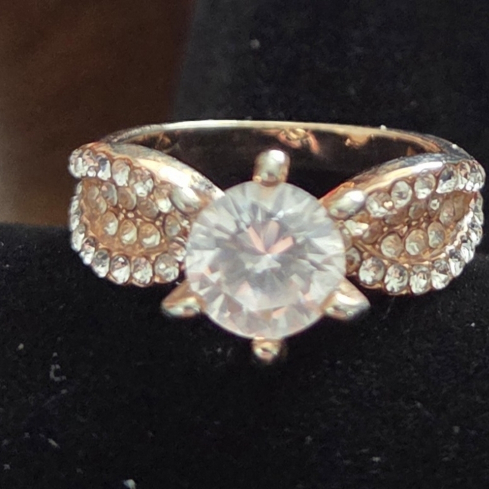 Elegant Gold and Silver Crystal Ring